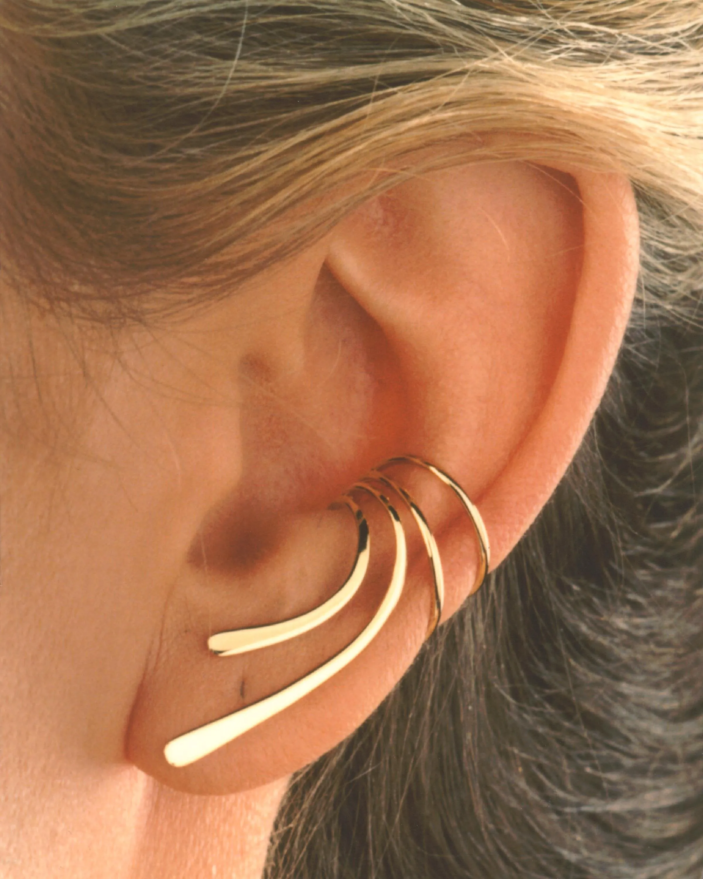Beautifully Simple Classic Long Wave Ear Cuff / Jackets Solid