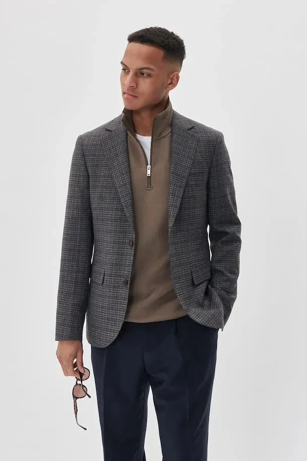 MT30207573 George Blazer